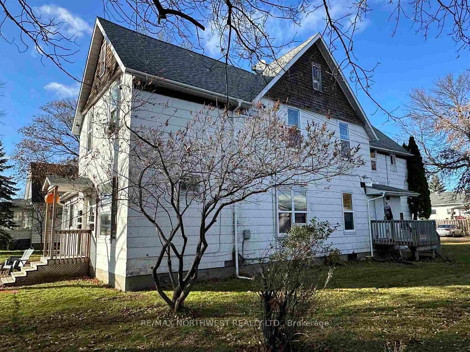 314 First Street E, Fort Frances, ON P9A 1K7 – main photo