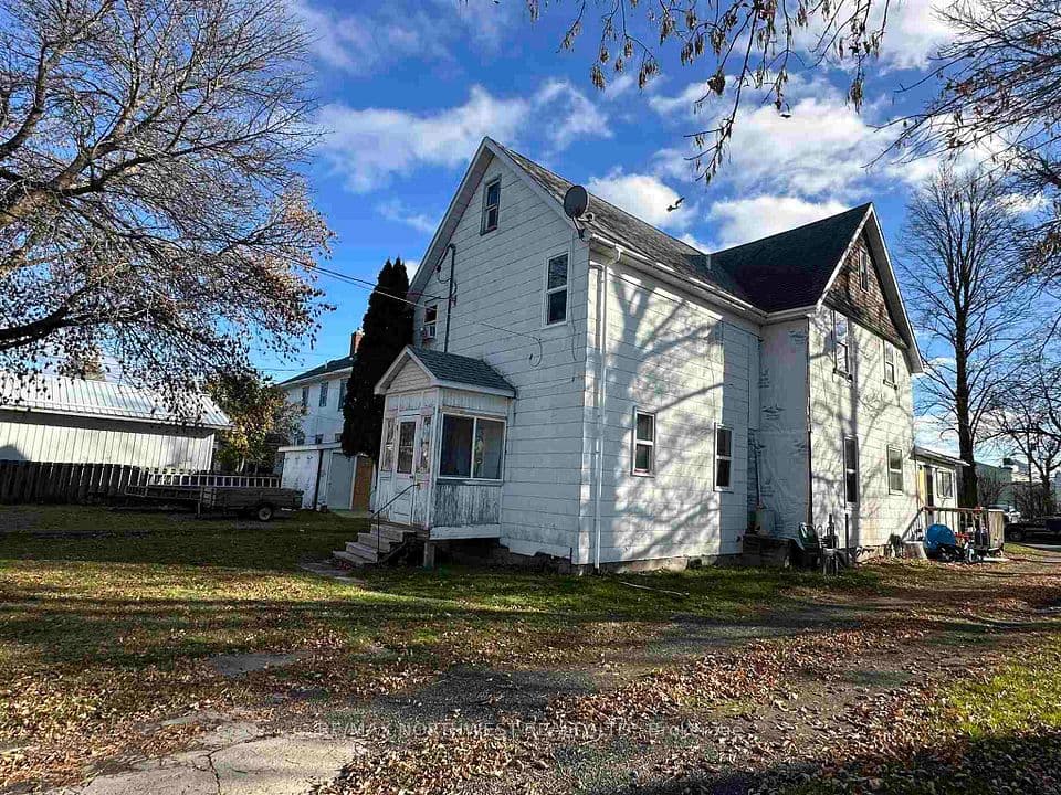 314 First Street E, Fort Frances, ON P9A 1K7 – photo 2