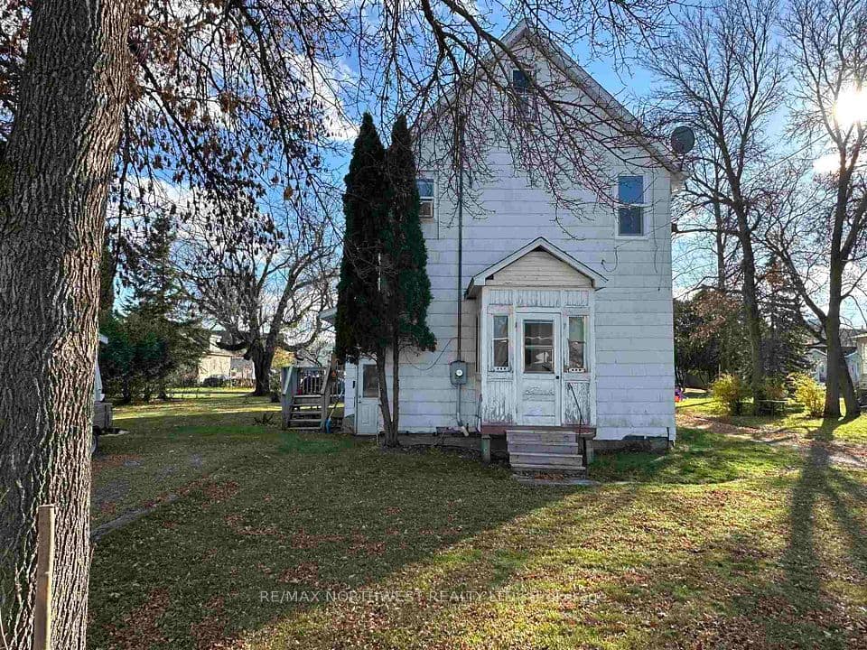 314 First Street E, Fort Frances, ON P9A 1K7 – photo 3