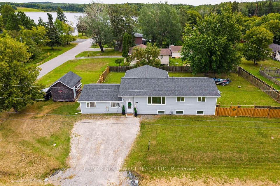 25 Park Avenue, Kenora, ON P9N 3W8 – photo 2