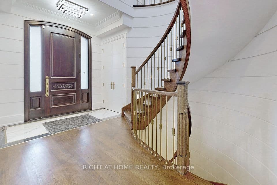 10 Jocelyn Crescent, Toronto, ON M3B 1A2 – photo 3