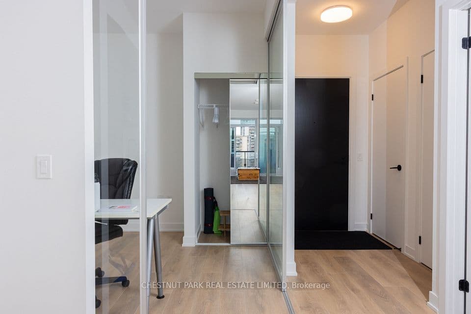 117 Broadway Avenue 1807, Toronto, ON M4P 1V3 – photo 3