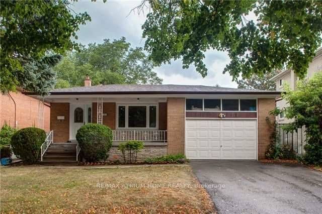106 Maxome Avenue, Toronto, ON M2M 3K4 – photo 2