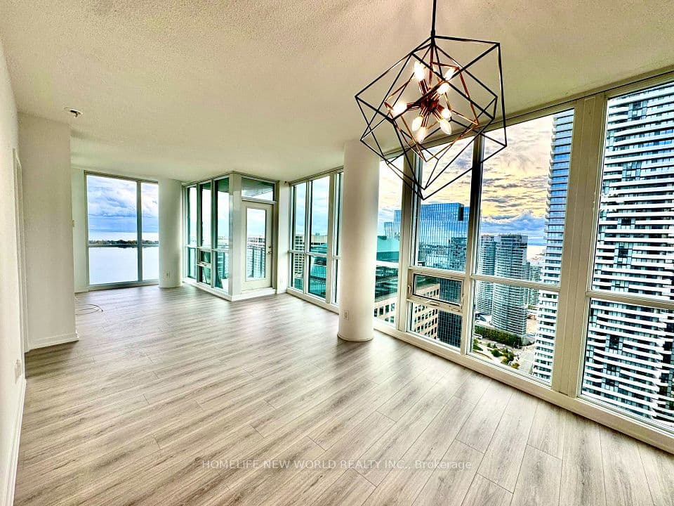 33 S BAY Street 3812, Toronto, ON M5J 2Z3 – photo 2