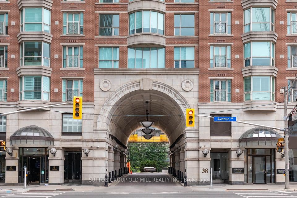 38 Avenue Road 700, Toronto, ON M5R 2G2 – main photo