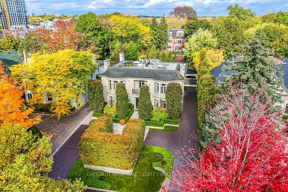 10 Shorncliffe Avenue, Toronto, ON M4V 1T1 – photo 2