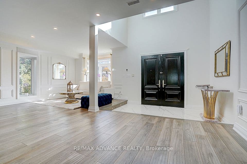 32 Brookfield Road, Toronto, ON M2P 1A9 – photo 2
