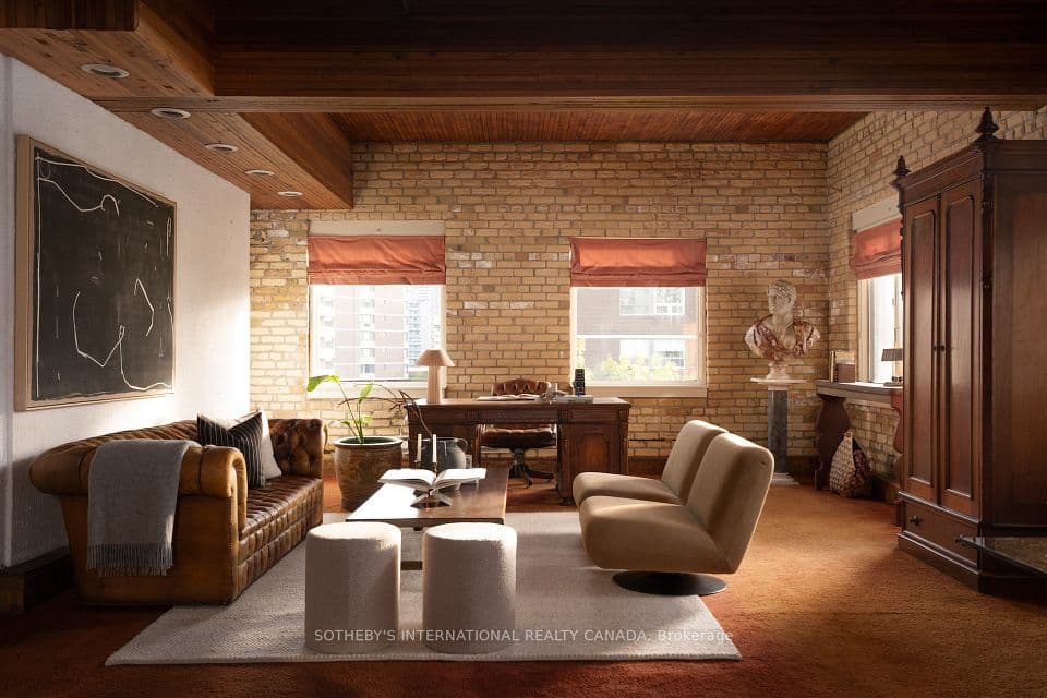 18 Gloucester Lane, Toronto, ON M4Y 1L5 – photo 2