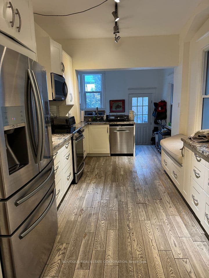 257 Concord Avenue, Toronto, ON M6H 2P4 – main photo