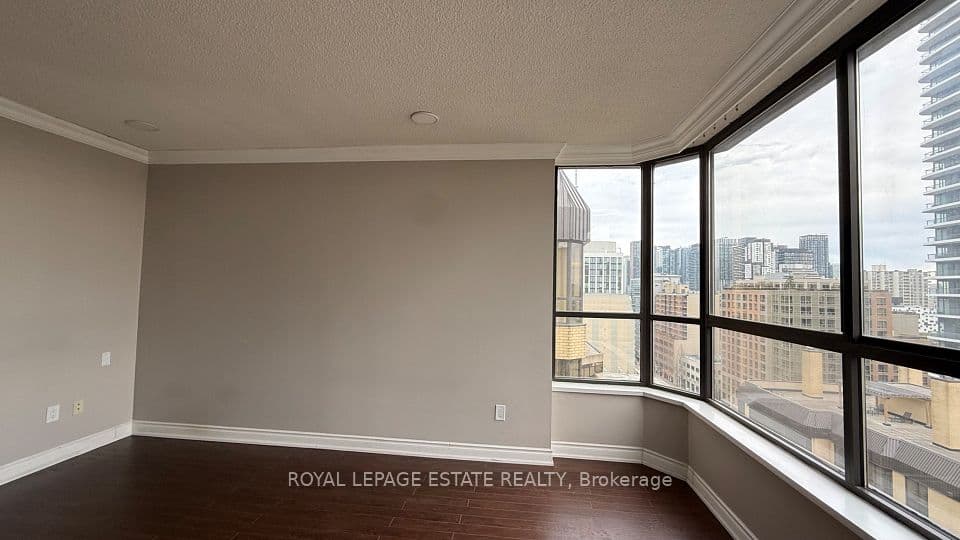 280 Simcoe Street Ph3, Toronto, ON M5T 2Y5 – photo 2