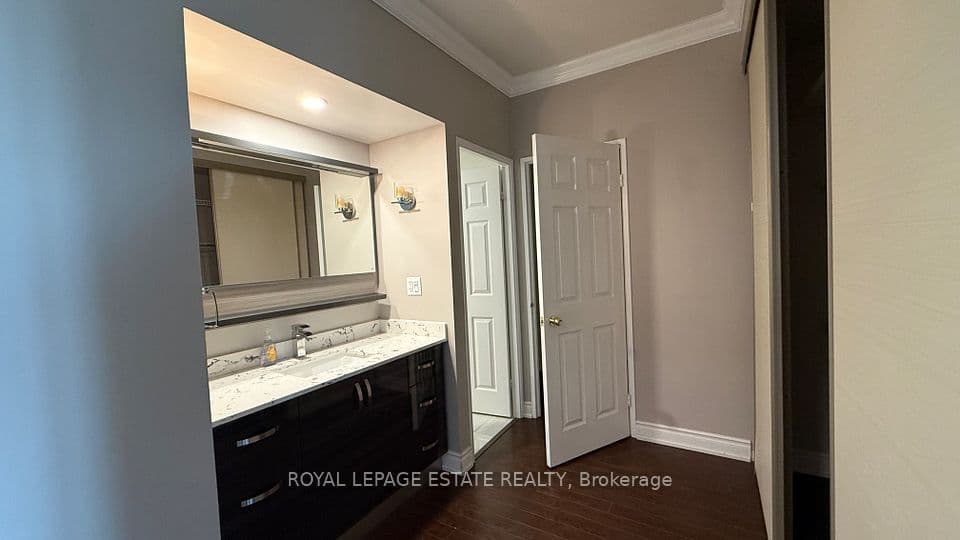 280 Simcoe Street Ph3, Toronto, ON M5T 2Y5 – photo 3