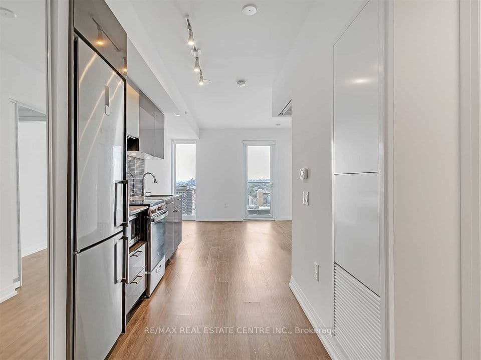 251 Jarvis Street 4709, Toronto, ON M5B 0C3 – photo 2
