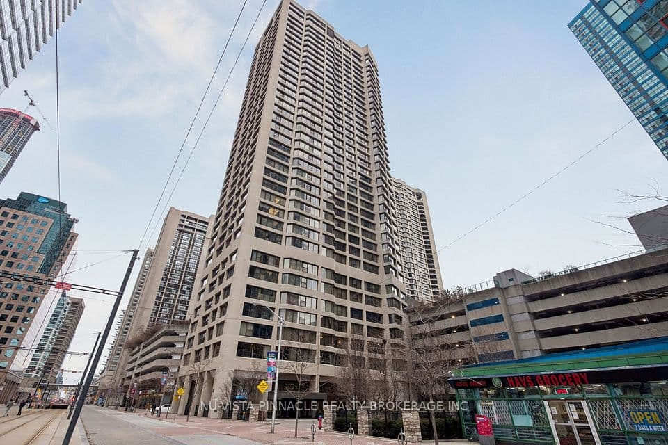55 Harbour Square 1418, Toronto, ON M5J 2L1 – main photo