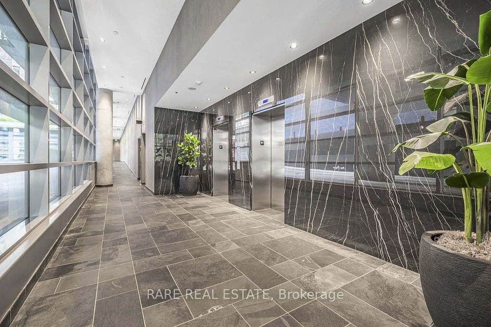 650 King Street W 701, Toronto, ON M5V 1M7 – photo 3
