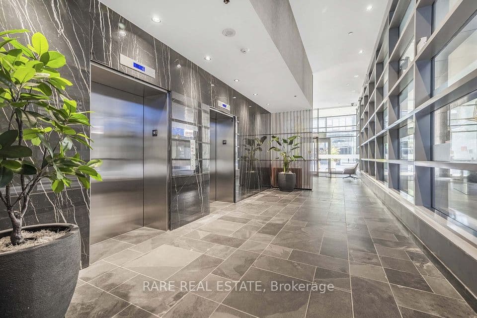 650 King Street W 701, Toronto, ON M5V 1M7 – photo 2