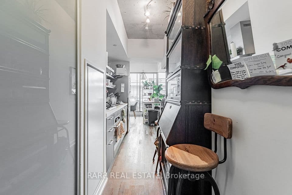 560 King Street W 1004, Toronto, ON M5V 1M3 – photo 3