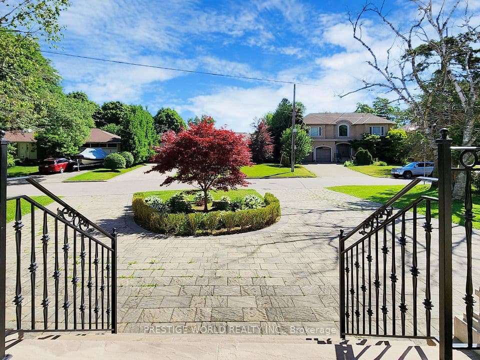 6 Blaine Drive, Toronto, ON M3B 2G4 – photo 3