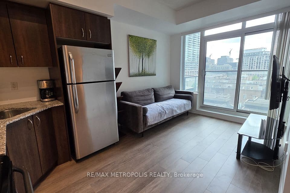 55 East Liberty Street 813, Toronto, ON M6K 3P9 – main photo