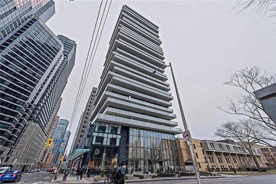 57 St Joseph Street 206, Toronto, ON M5S 0C5 – main photo