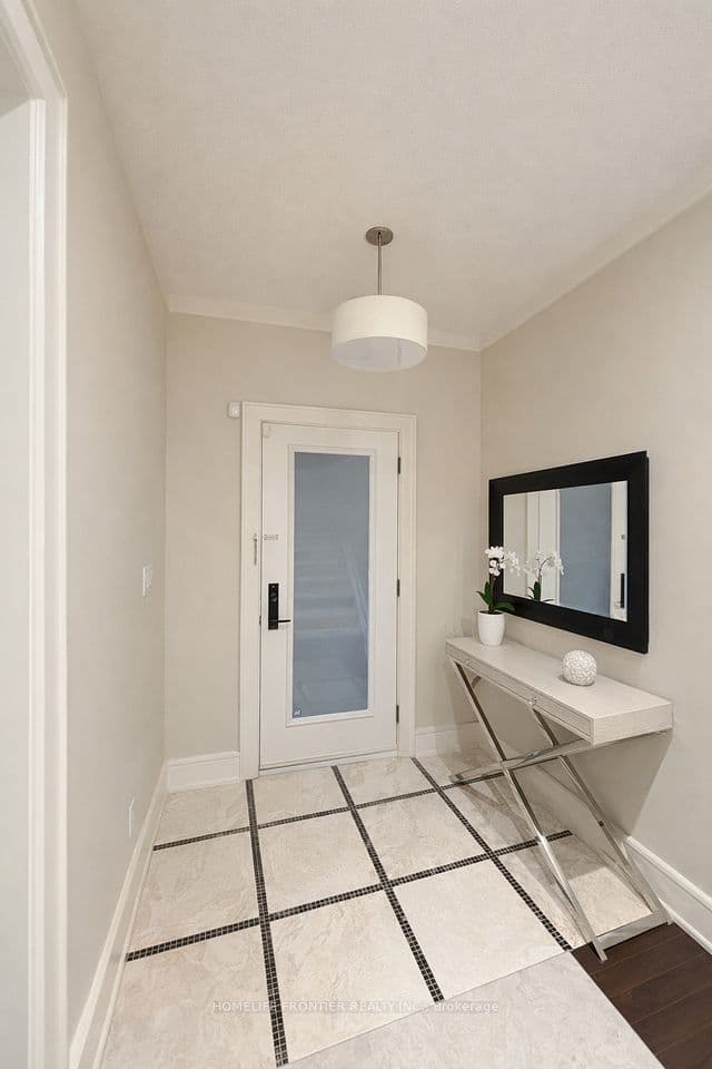 38 Henderson Avenue, Toronto, ON M6J 2B8 – photo 2