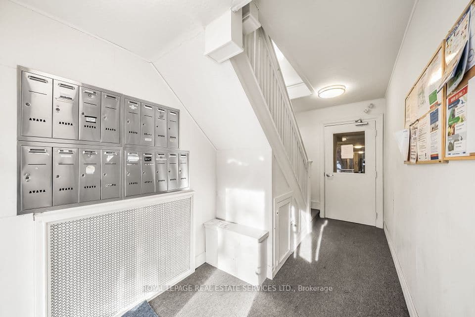 28 Macpherson Avenue, Toronto, ON M5R 1W8 – photo 3