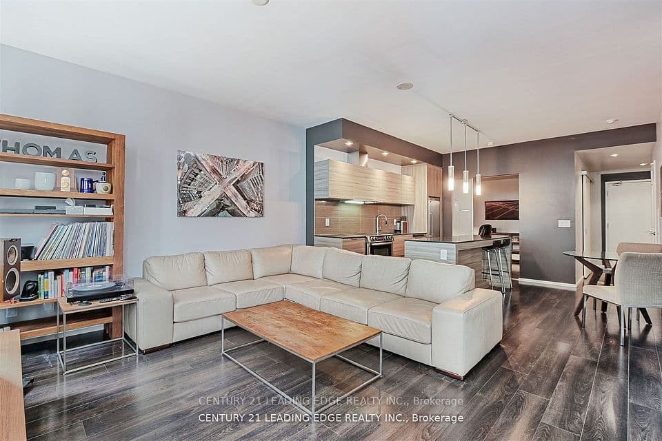 8 Charlotte Street 405, Toronto, ON M5V 0K4 – photo 2