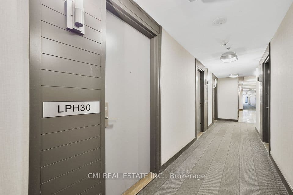 21 Nelson Street LPH30, Toronto, ON M5V 3H9 – photo 3