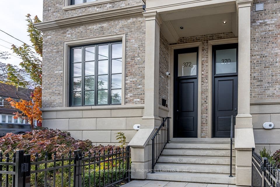 372 Briar Hill Avenue, Toronto, ON M4R 1J2 – photo 3