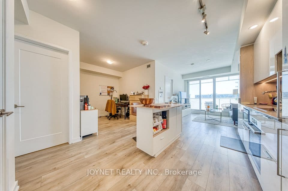 28 Freeland Street 1201, Toronto, ON M5E 0E3 – main photo