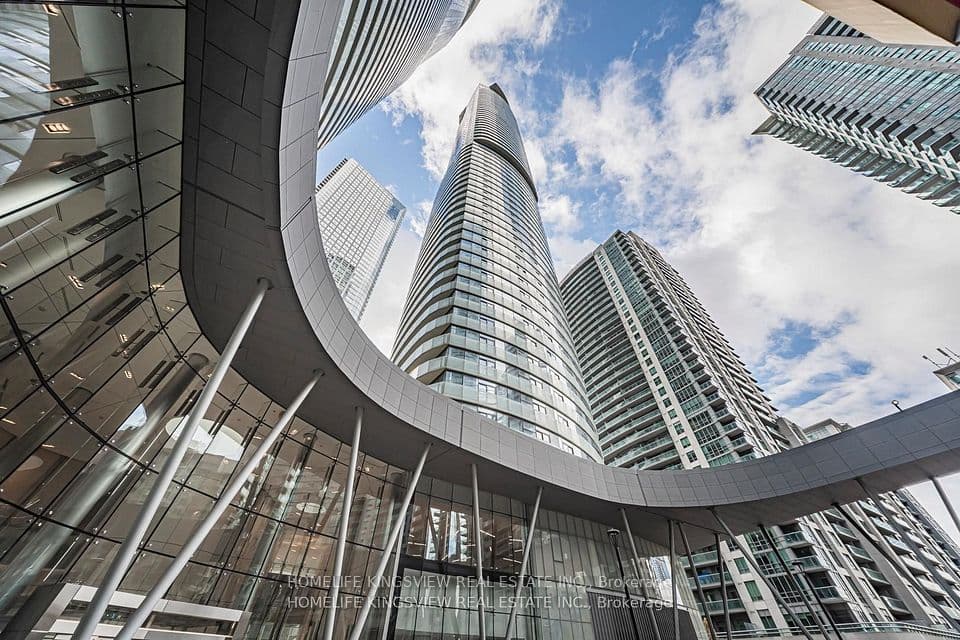 12 York Street 1001, Toronto, ON M5J 0A9 – photo 2