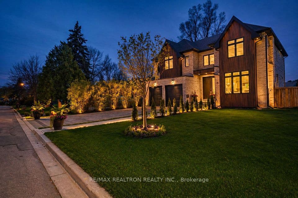 28 Ternhill Crescent, Toronto, ON M3C 2E5 – photo 3