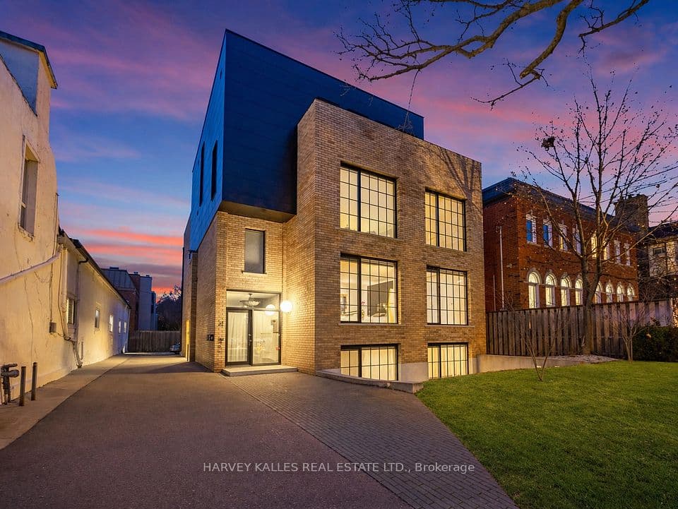34 Coulson Avenue B, Toronto, ON M4V 1Y5 – main photo