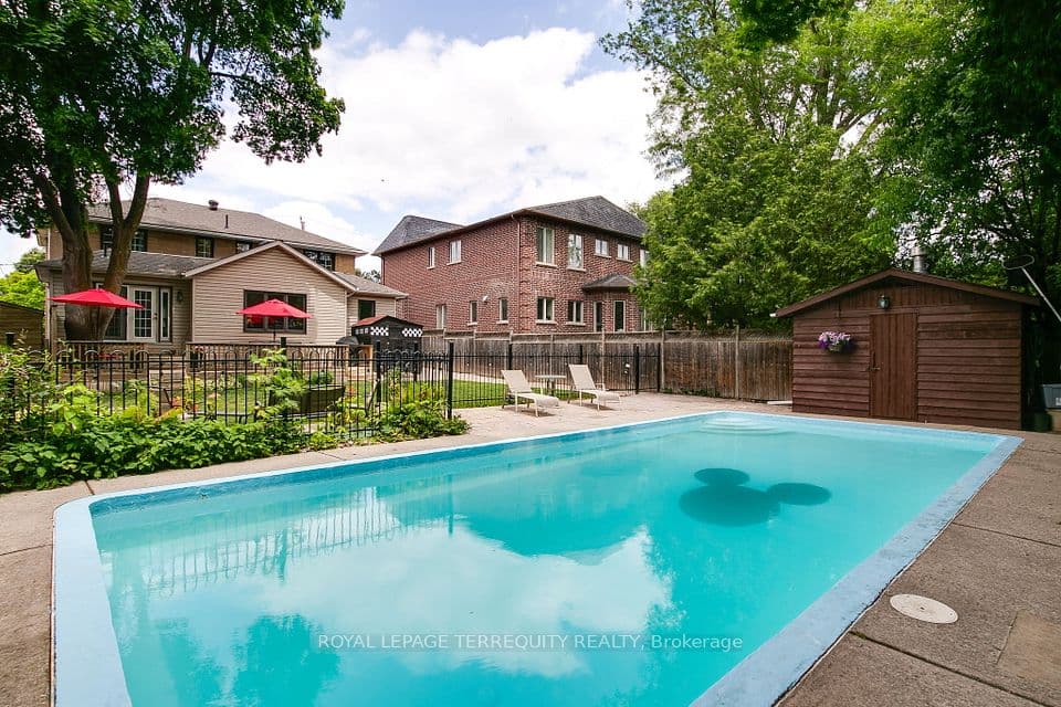 11 Urbandale Avenue, Toronto, ON M2M 2G9 – main photo