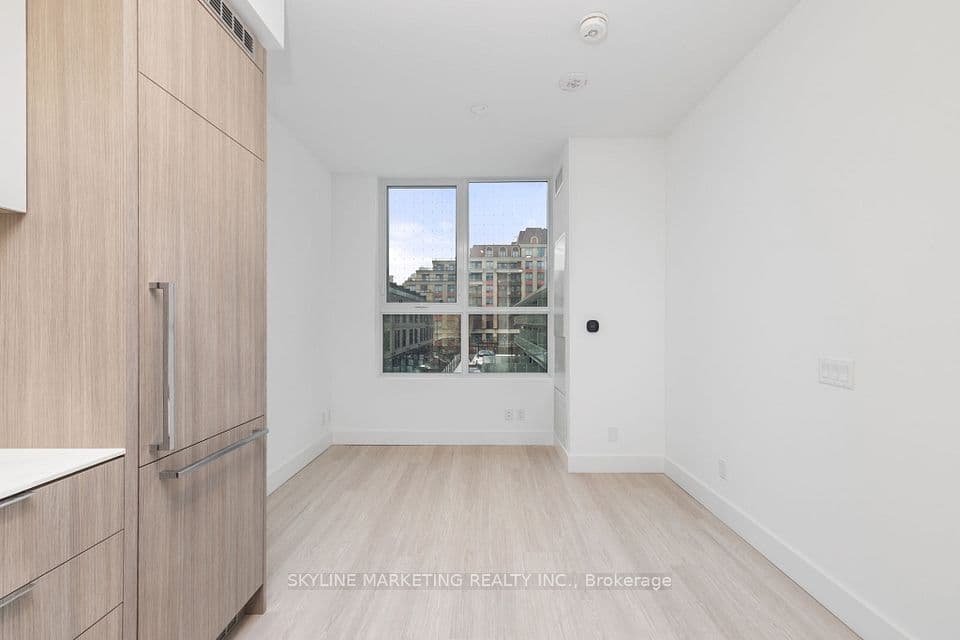 6 Greenbriar Road 210, Toronto, ON M2K 0H6 – photo 3