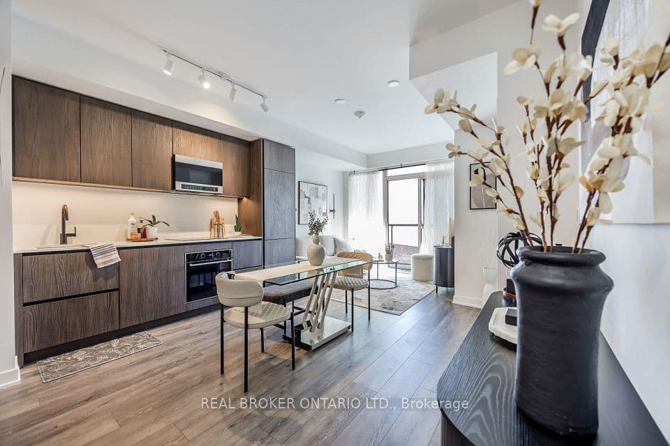 127 Broadway Avenue 2101S, Toronto, ON M4P 1V4 – photo 3