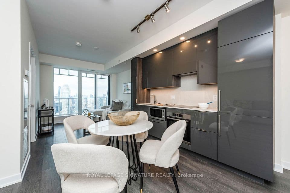 28 Freeland Street 5006, Toronto, ON M5E 0E3 – main photo