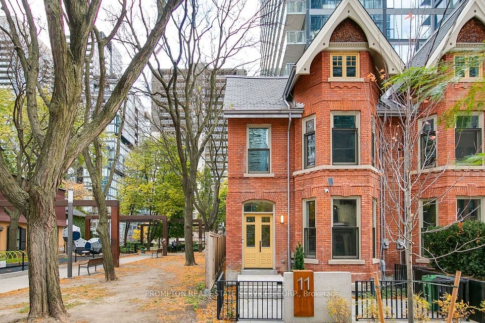 11 Gloucester Street, Toronto, ON M4Y 1L8 – main photo