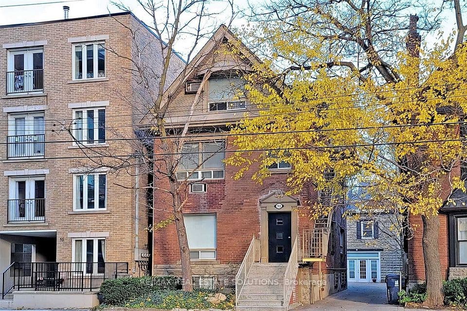 93 Spadina Road, Toronto, ON M5R 2T1 – main photo