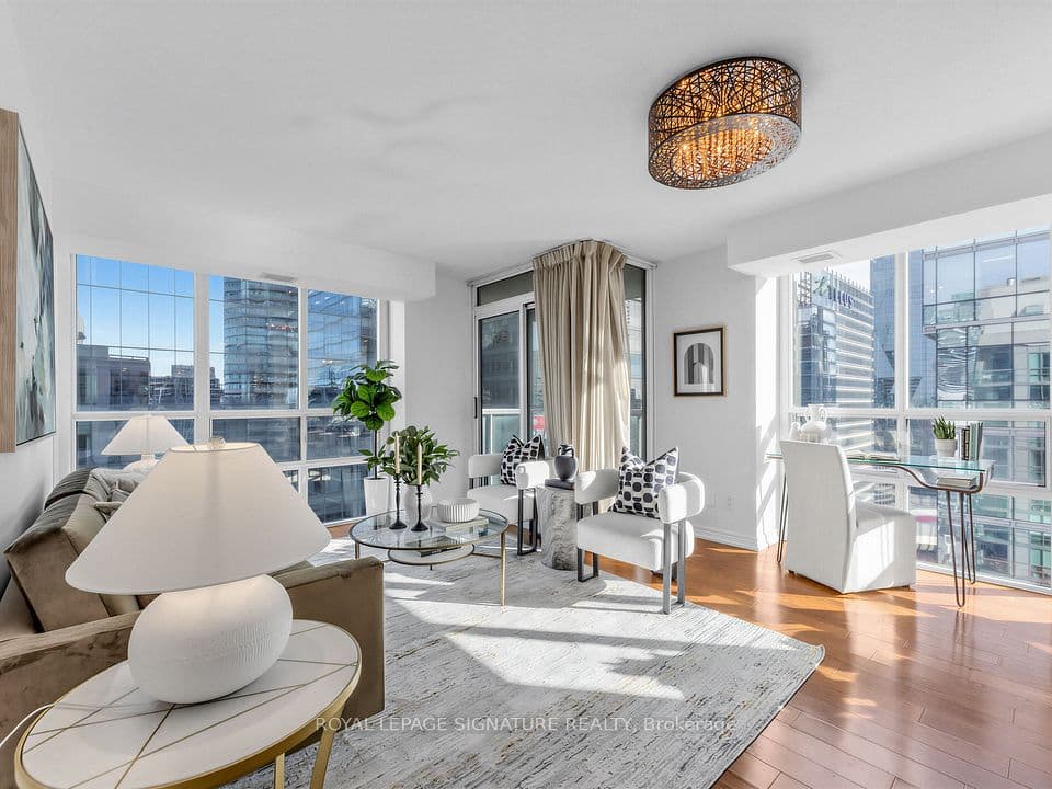 30 Grand Trunk Crescent 3906, Toronto, ON M5J 3A4 – main photo