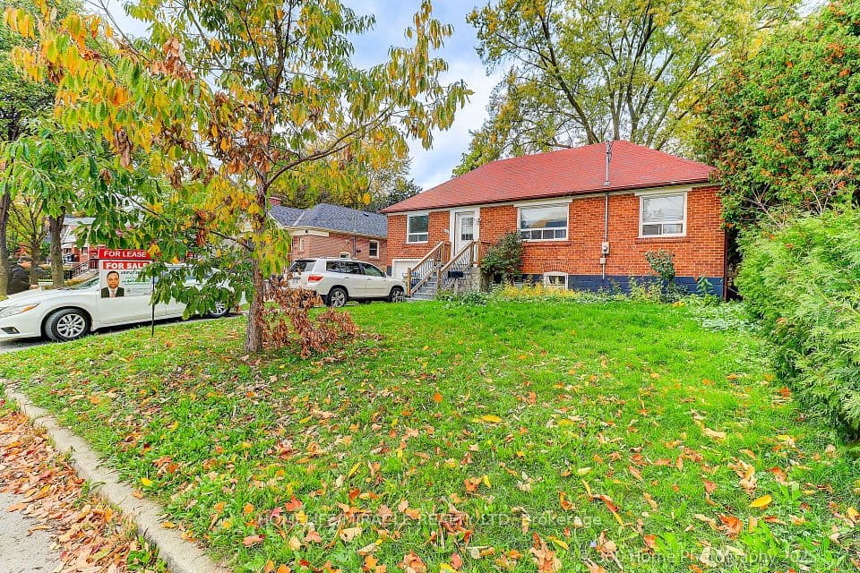 106 Johnston Avenue, Toronto, ON M2N 1H2 – photo 2