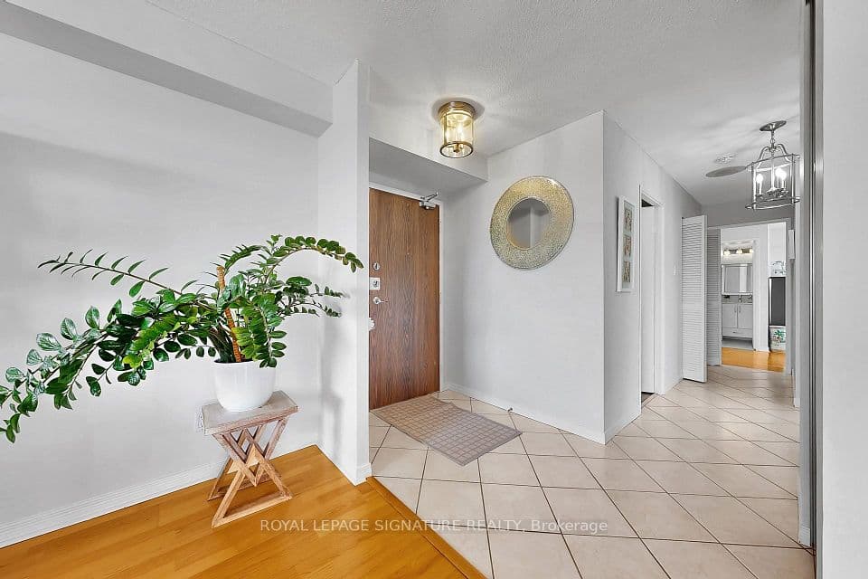 133 Torresdale Avenue 902, Toronto, ON M2R 3T2 – main photo