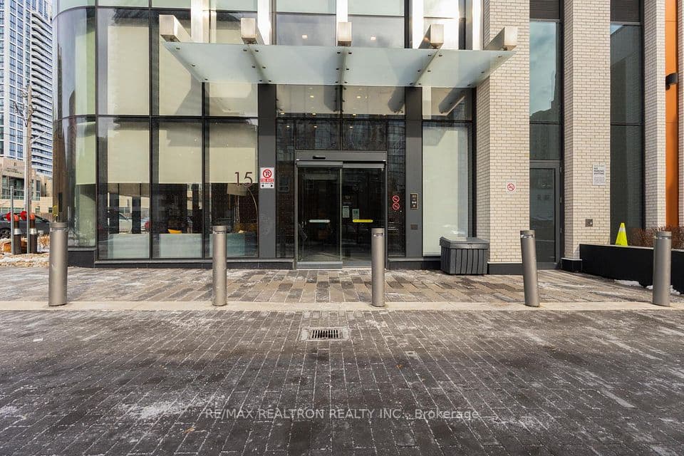 15 Holmes Avenue 1701, Toronto, ON M2N 0L4 – photo 3