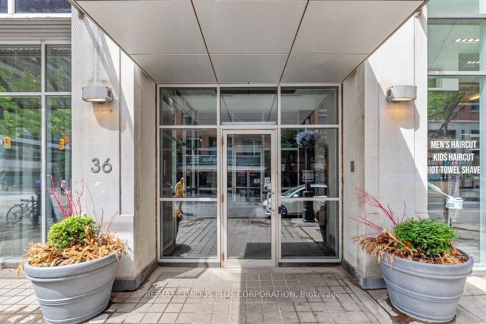 36 Blue Jays Way 930, Toronto, ON M5V 3T3 – photo 2