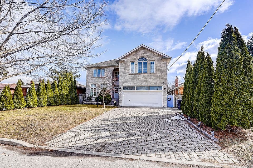17 Averill Crescent, Toronto, ON M2M 2A8 – photo 2