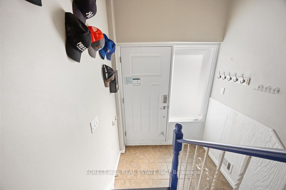 44 Addison Crescent, Toronto, ON M3B 1K8 – photo 2