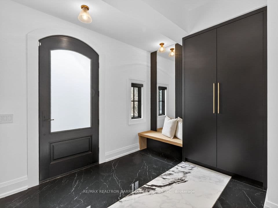 62 Maple Avenue, Toronto, ON M4W 2T7 – photo 3