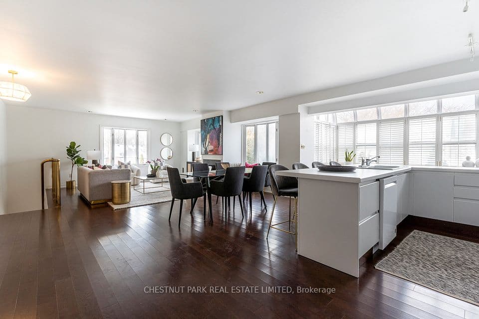 8 Hawthorn Avenue PH3, Toronto, ON M4W 2Z2 – photo 2