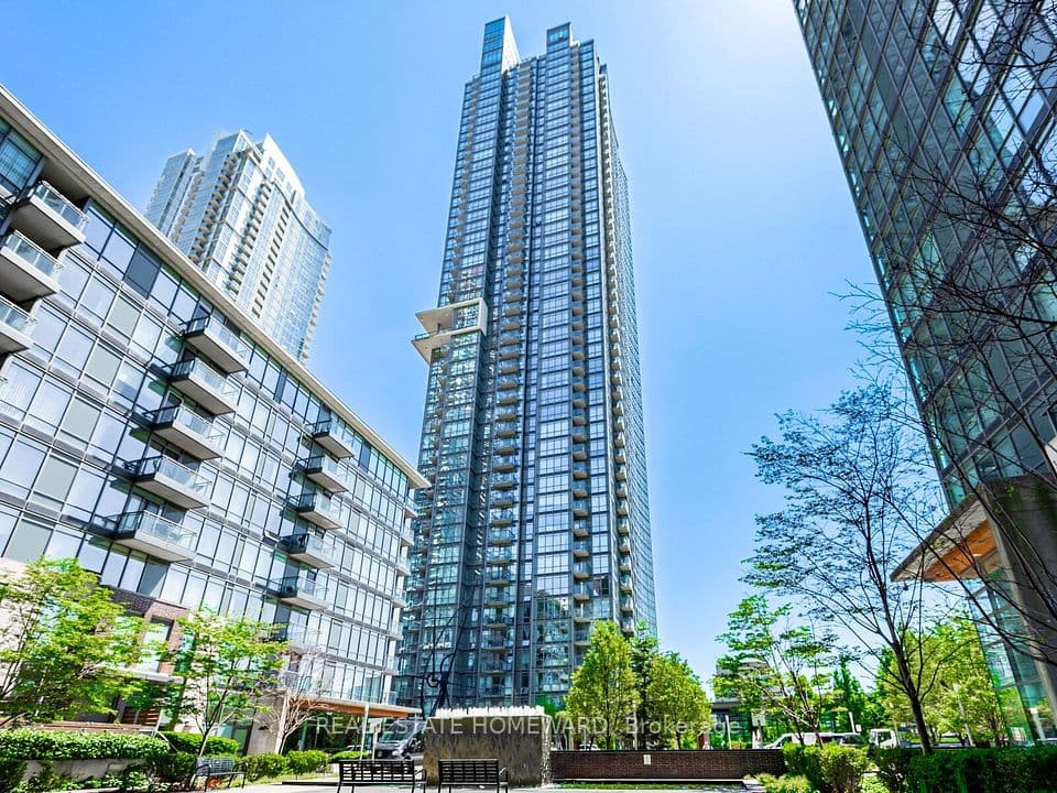 11 Brunel Court 906, Toronto, ON M5V 3Y3 – main photo