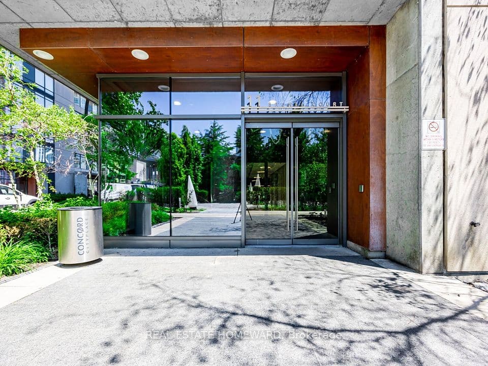 11 Brunel Court 906, Toronto, ON M5V 3Y3 – photo 3