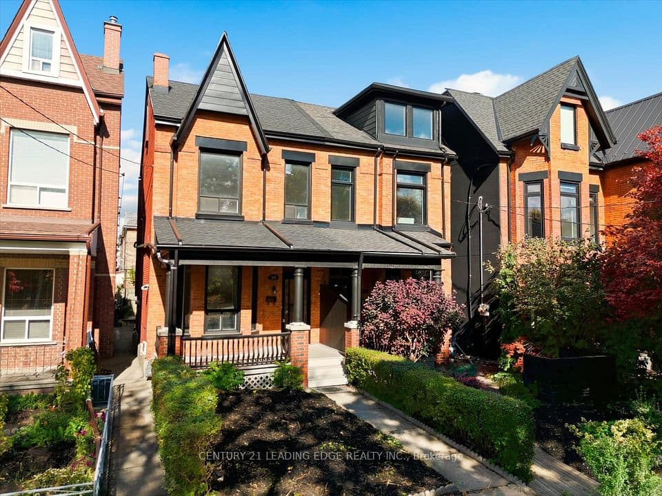30 Ulster Street, Toronto, ON M5S 1E3 – main photo